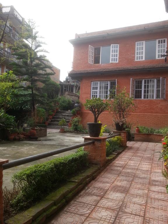 Pradhan House - Home Stay With Garden Bhaktapur Ngoại thất bức ảnh