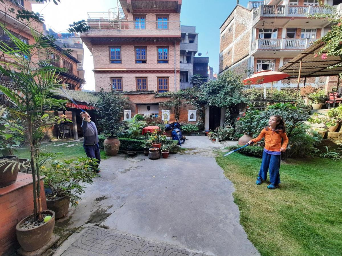 Pradhan House - Home Stay With Garden Bhaktapur Ngoại thất bức ảnh