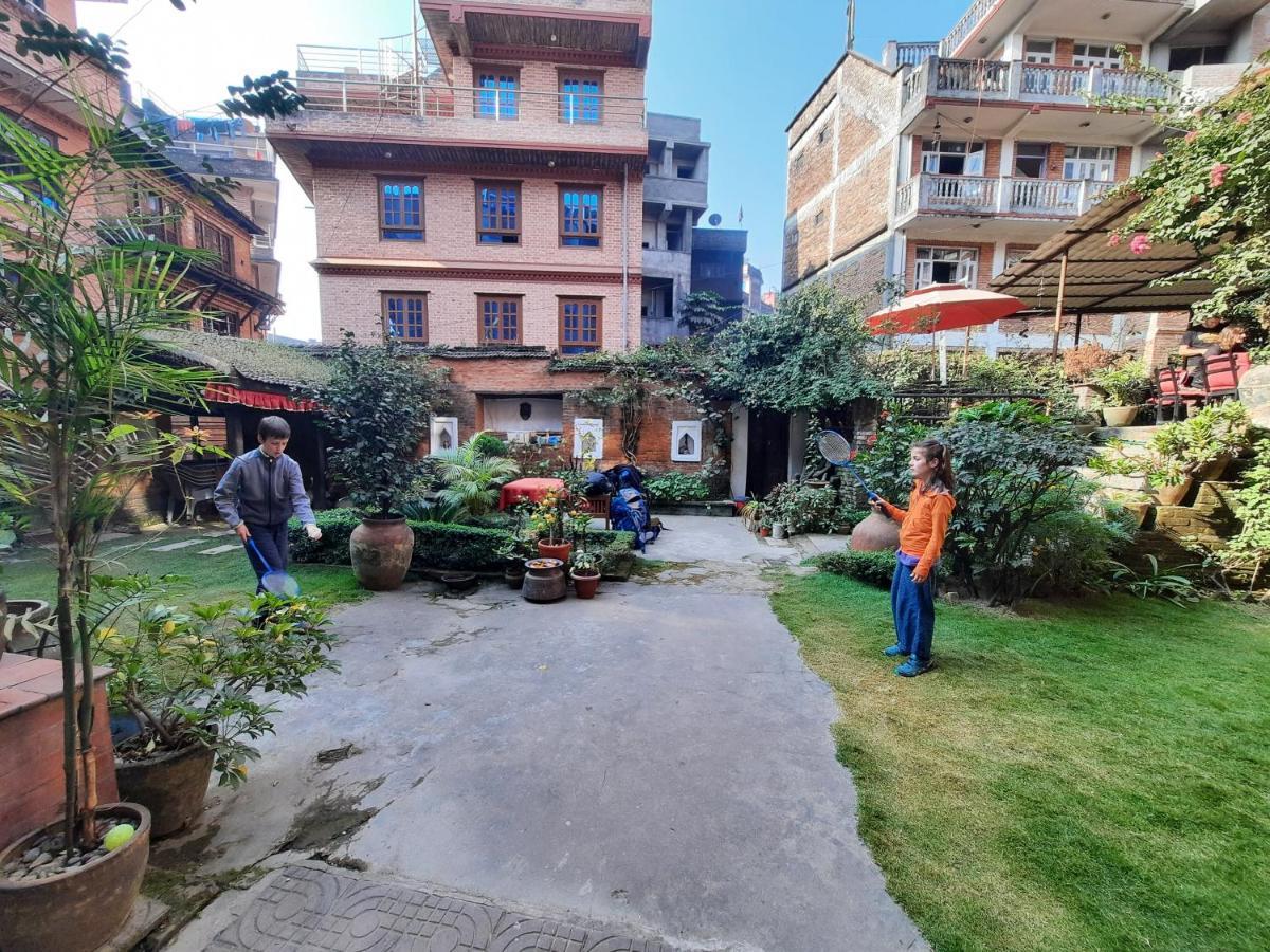 Pradhan House - Home Stay With Garden Bhaktapur Ngoại thất bức ảnh