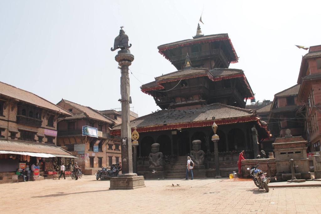 Pradhan House - Home Stay With Garden Bhaktapur Ngoại thất bức ảnh
