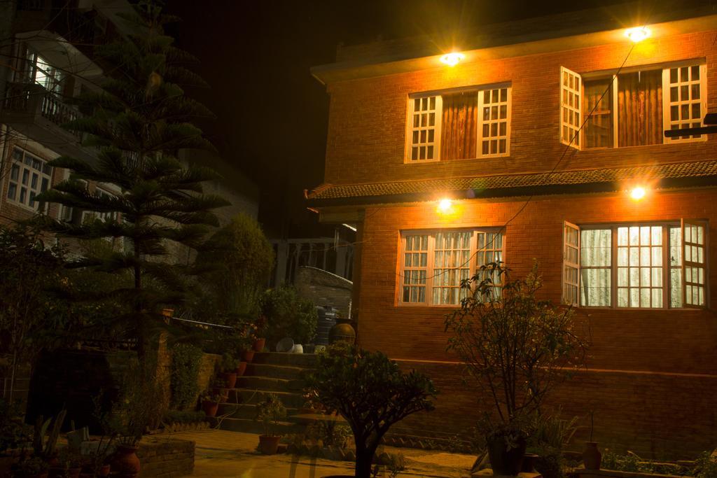 Pradhan House - Home Stay With Garden Bhaktapur Ngoại thất bức ảnh