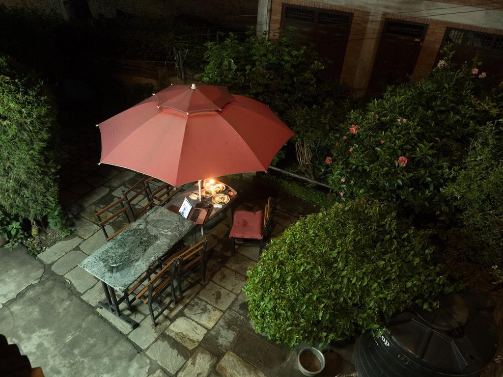 Pradhan House - Home Stay With Garden Bhaktapur Ngoại thất bức ảnh