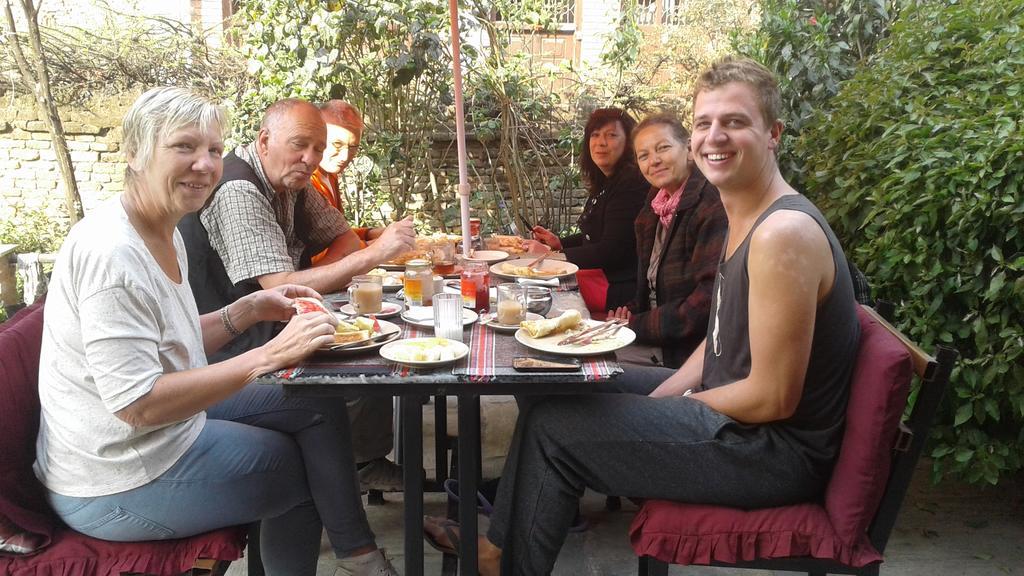 Pradhan House - Home Stay With Garden Bhaktapur Ngoại thất bức ảnh