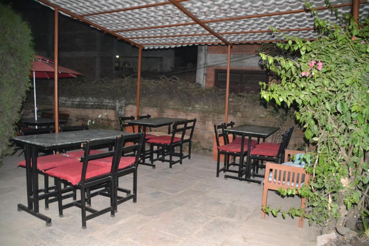 Pradhan House - Home Stay With Garden Bhaktapur Ngoại thất bức ảnh